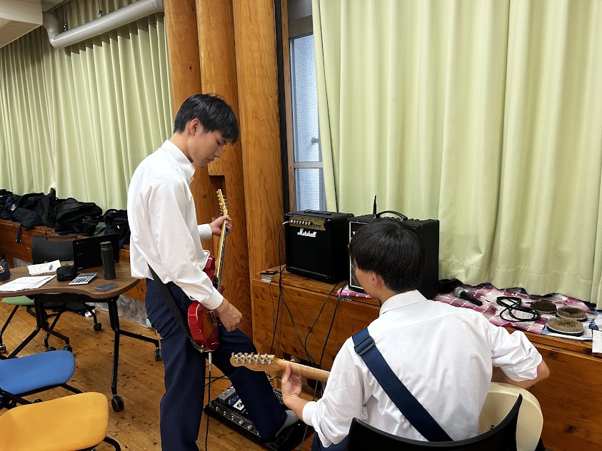 軽音楽同好会