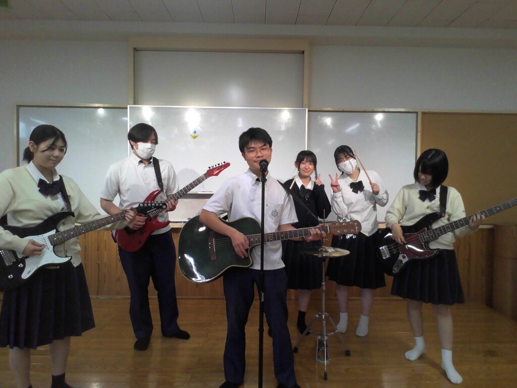 軽音楽同好会