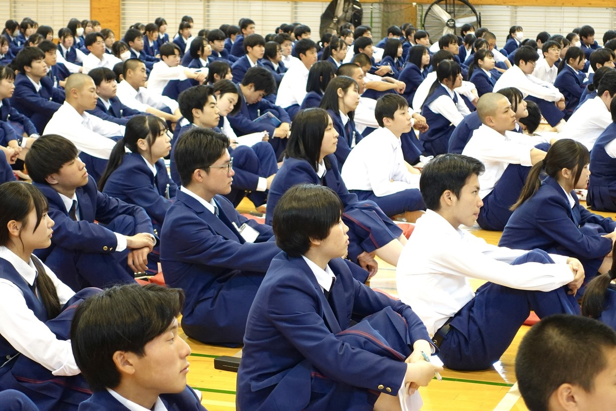 １年生が進路希望の実現について考えました