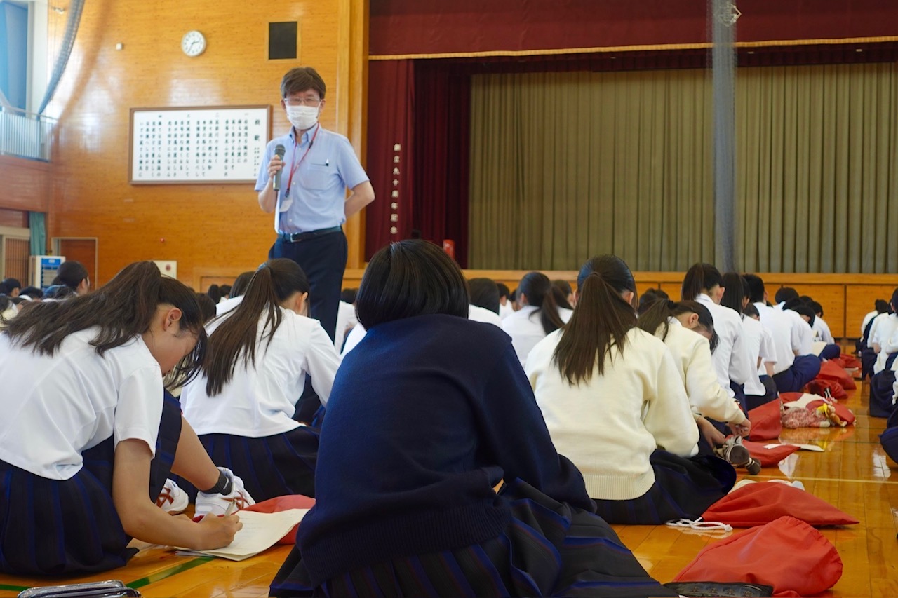 1年生 社会貢献活動講演会